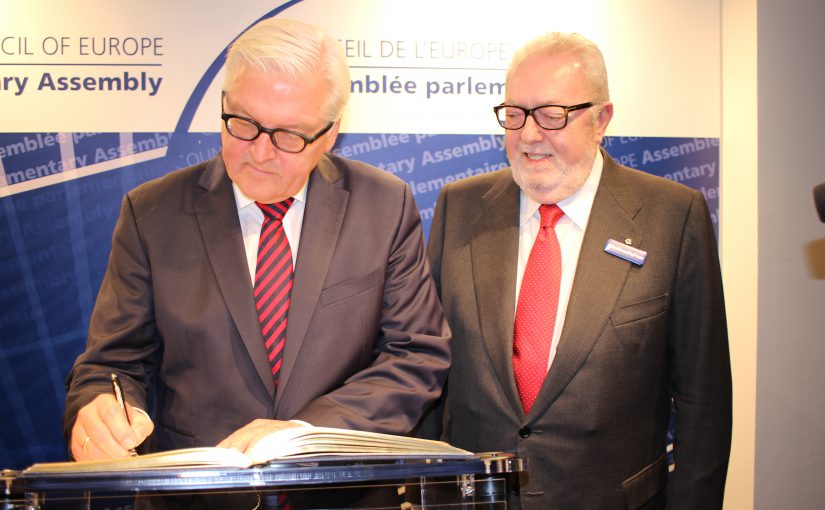 Steinmeier im Europarat: Harsche Worte für Russland, milde für Türkei